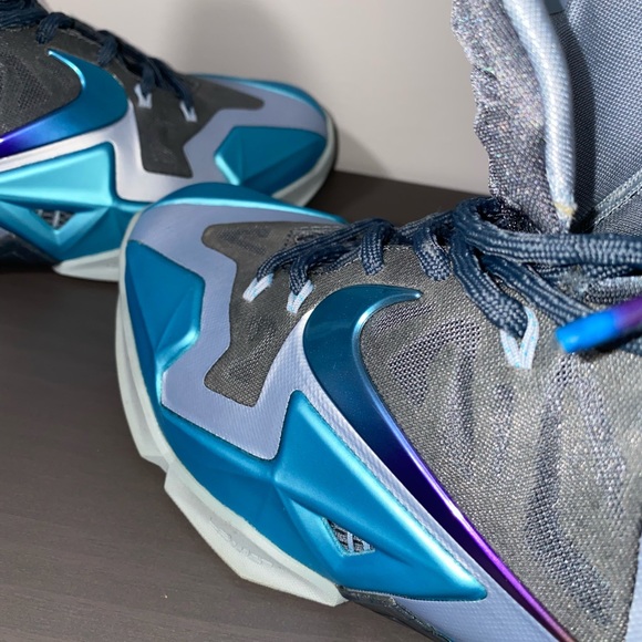 Nike - Picture 4 of 16